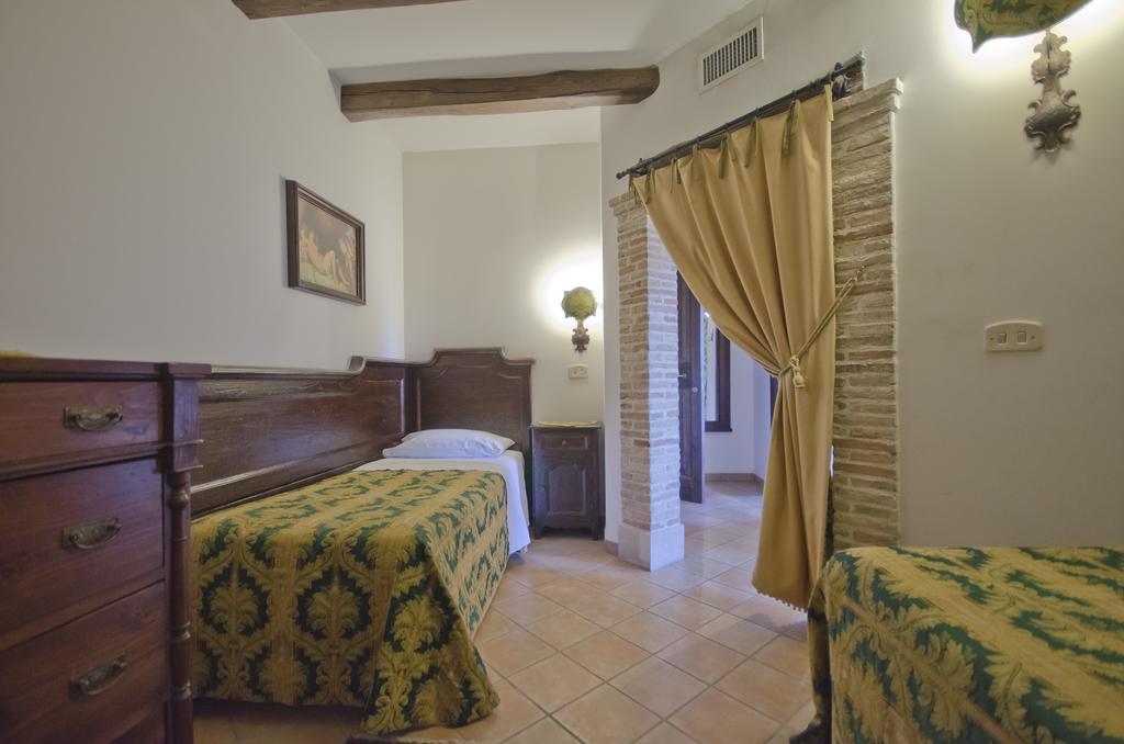 Le Gole Ristorante & Resort 切拉诺 外观 照片