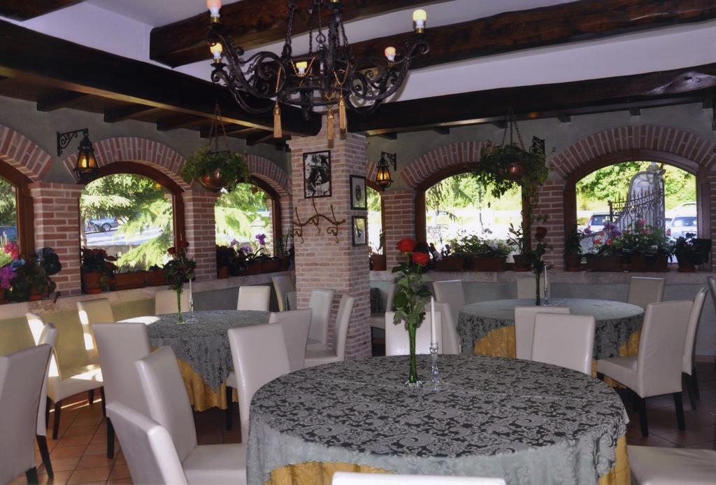 Le Gole Ristorante & Resort 切拉诺 外观 照片